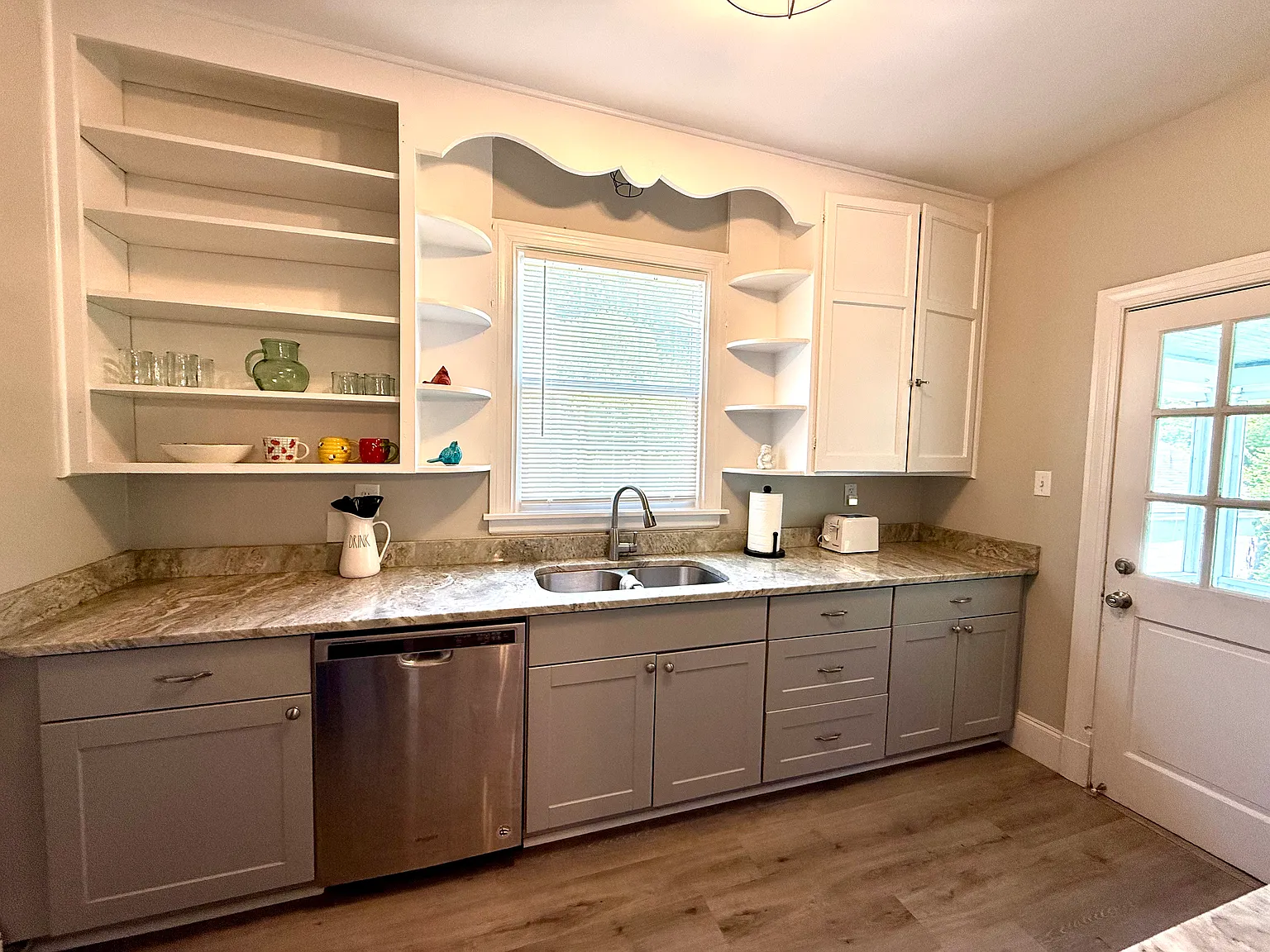 2 bed, 1000 sqft, $2,495 — Photo 2