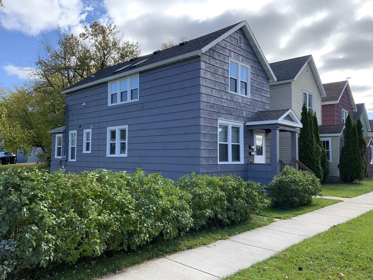 1 bed, 1.0 bath, 700 sqft, $995 — Photo 1