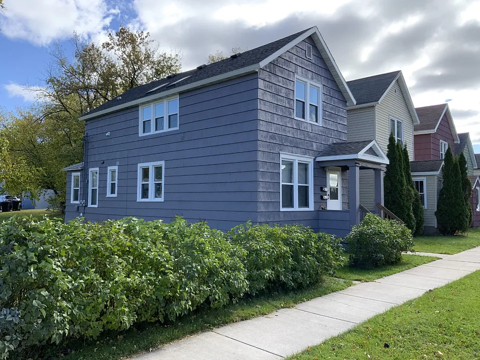 1 bed, 1.0 bath, 700 sqft, $995