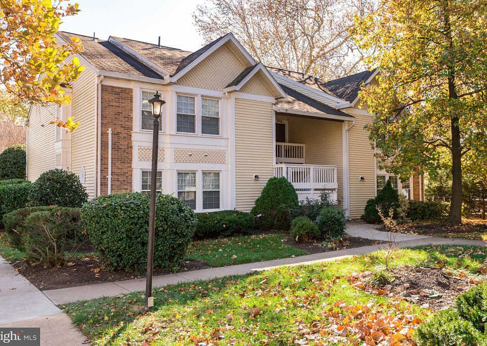 1st image of 3424 Lakeside View Dr