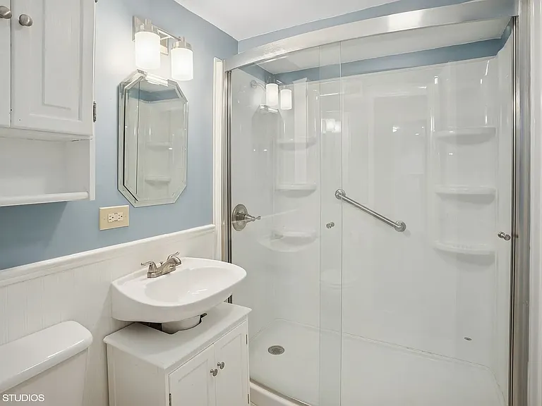 43 N Mount Prospect Rd — Photo 16