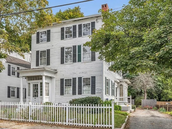 23 Newcomb St, Haverhill, MA 01830