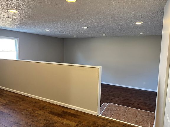2nd image of 41 Bow Cir