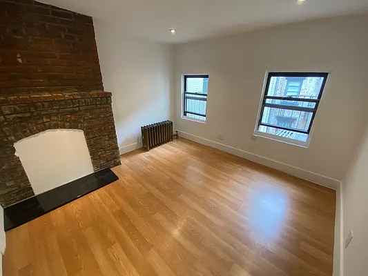 Rented by GreenVill Real Estate LLC | media 7