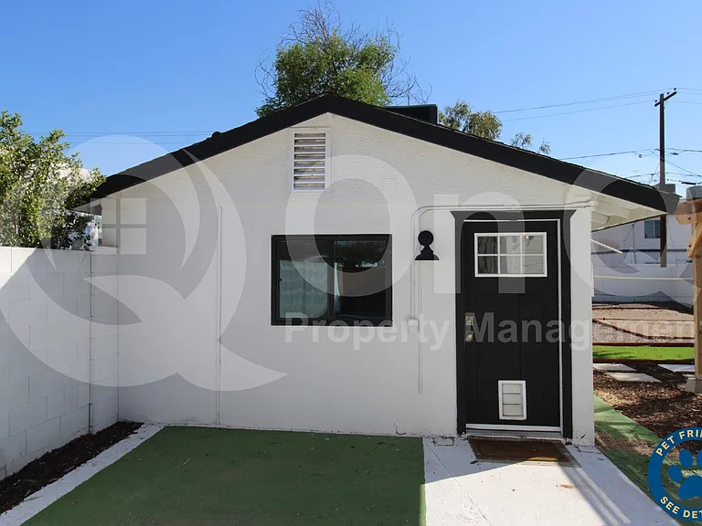 1321 E Willetta St #B — Photo 1
