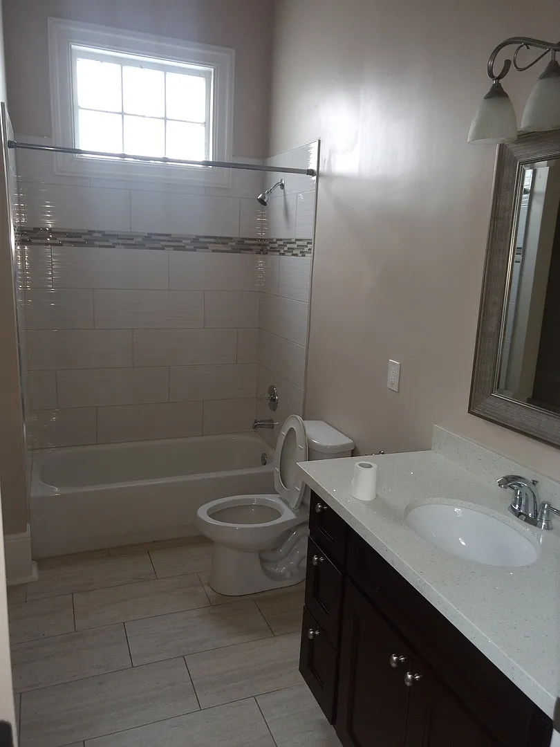 Must See! Beautiful 2 Br/2 Ba Near Lafitte Greenway And Bayou St. John — Photo 3