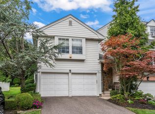 154 Hidden Ridge Dr, Syosset, NY 11791