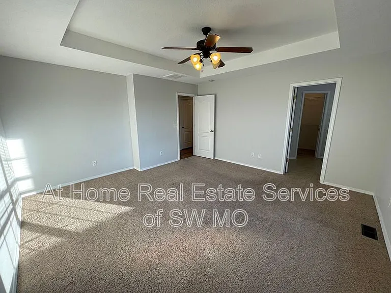 977 S Ballard Dr — Photo 10