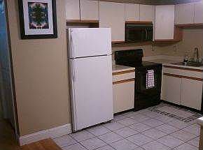 Spacious Eat In Kitchen