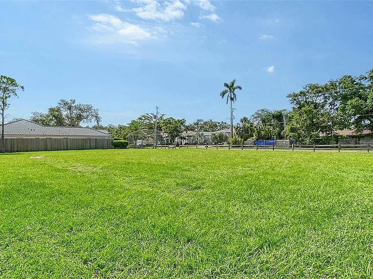 1738 Siesta Dr — Photo 55