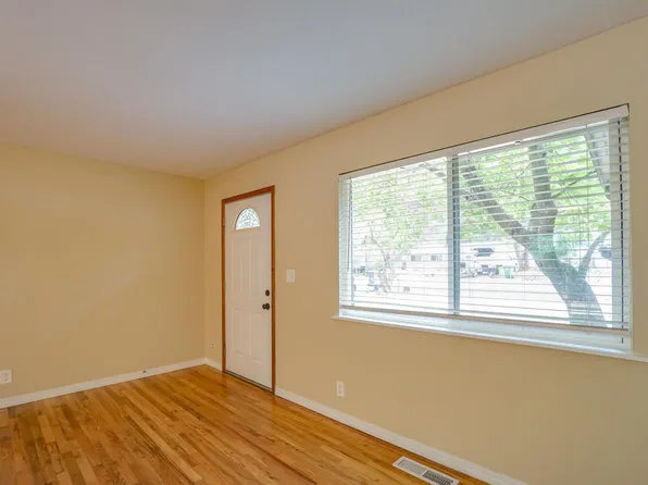 Kenny Woods, 5556 SW Kenny St #B, Lake Oswego, OR 97035