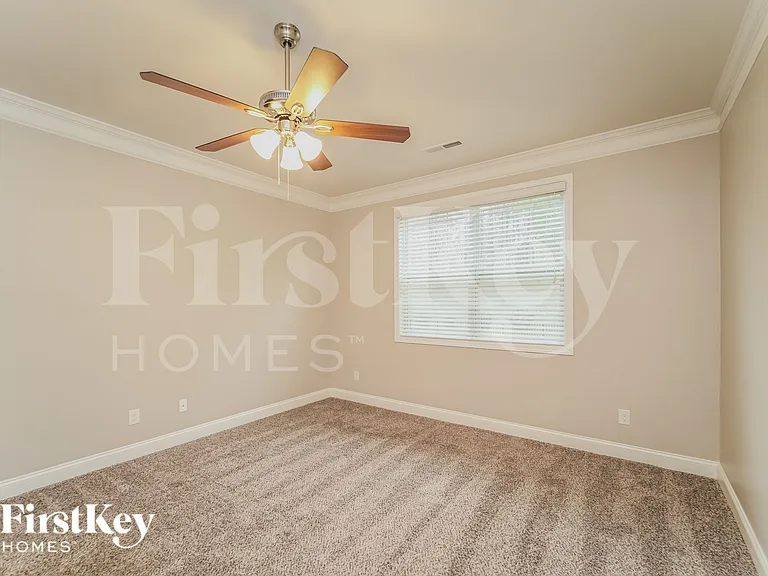 124 Ridgemont Ln — Photo 8