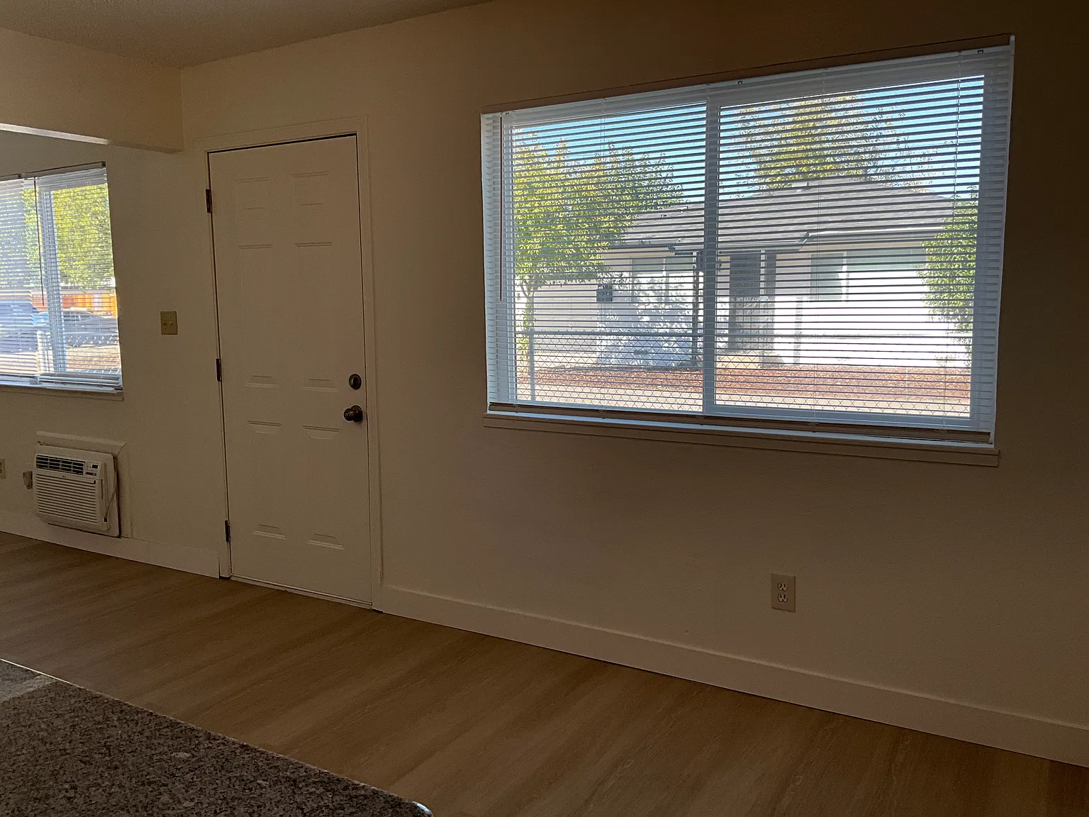 2 bed, 900 sqft, $1,650 — Photo 3