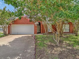 3720 Cove Meadow Ln, Fort Worth, TX 76123