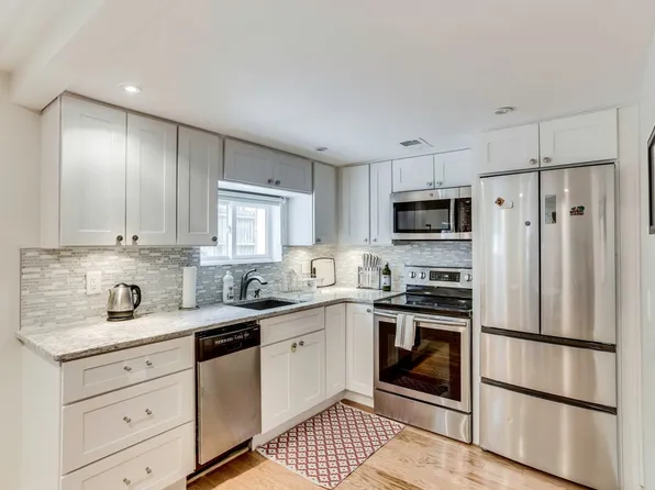 1010 C St SE, 1010 C St SE #B, Washington, DC 20003
