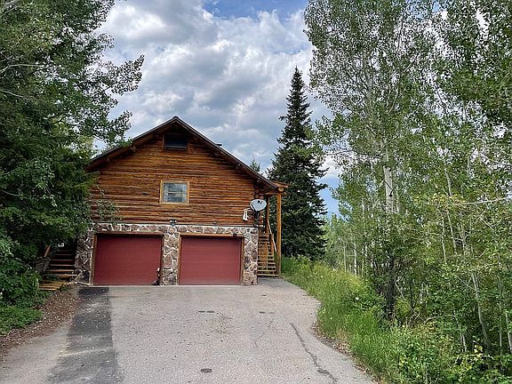 2nd image of 455 W Saddle Butte Dr