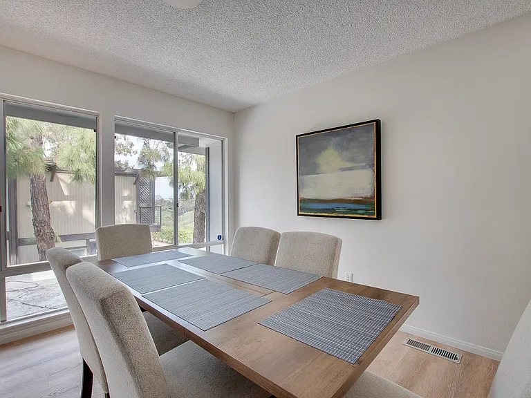 8143 La Jolla Scenic Dr N — Photo 8
