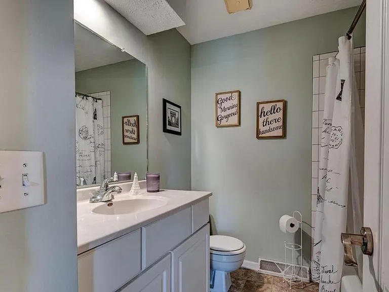 10412 Crown Point Ave — Photo 14