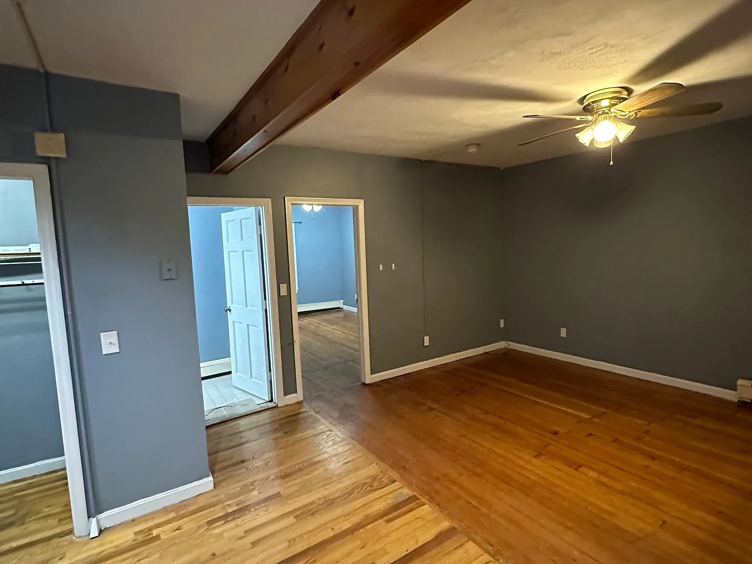 313 Estes St — Photo 3
