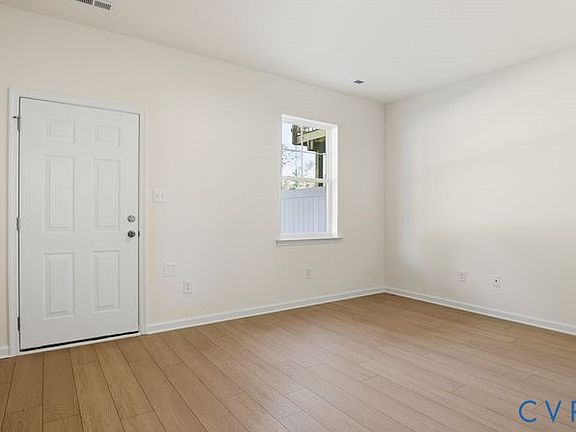 4th image of 7755 Alexandria Dr