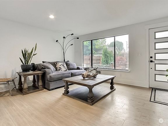2nd image of 2117 Conger Avenue NW
