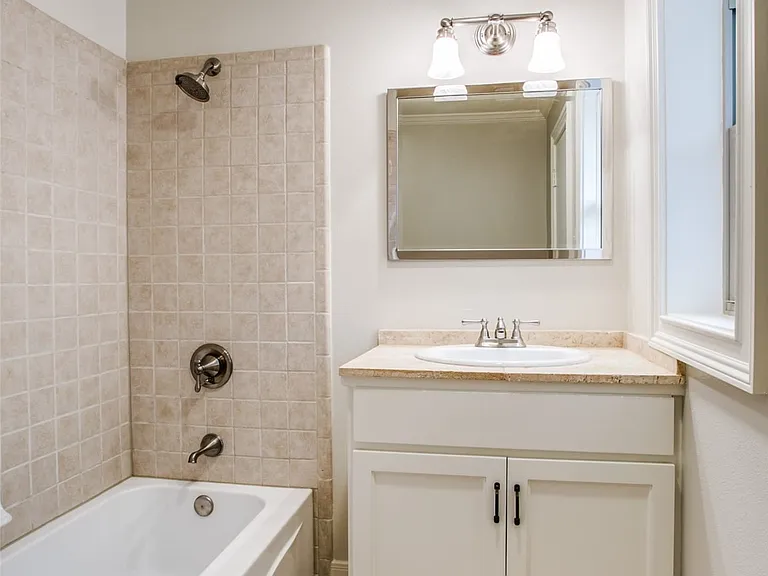 6908 Lavendale Ave — Photo 24