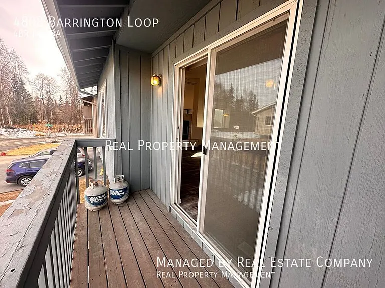 4808 Barrington Loop — Photo 7