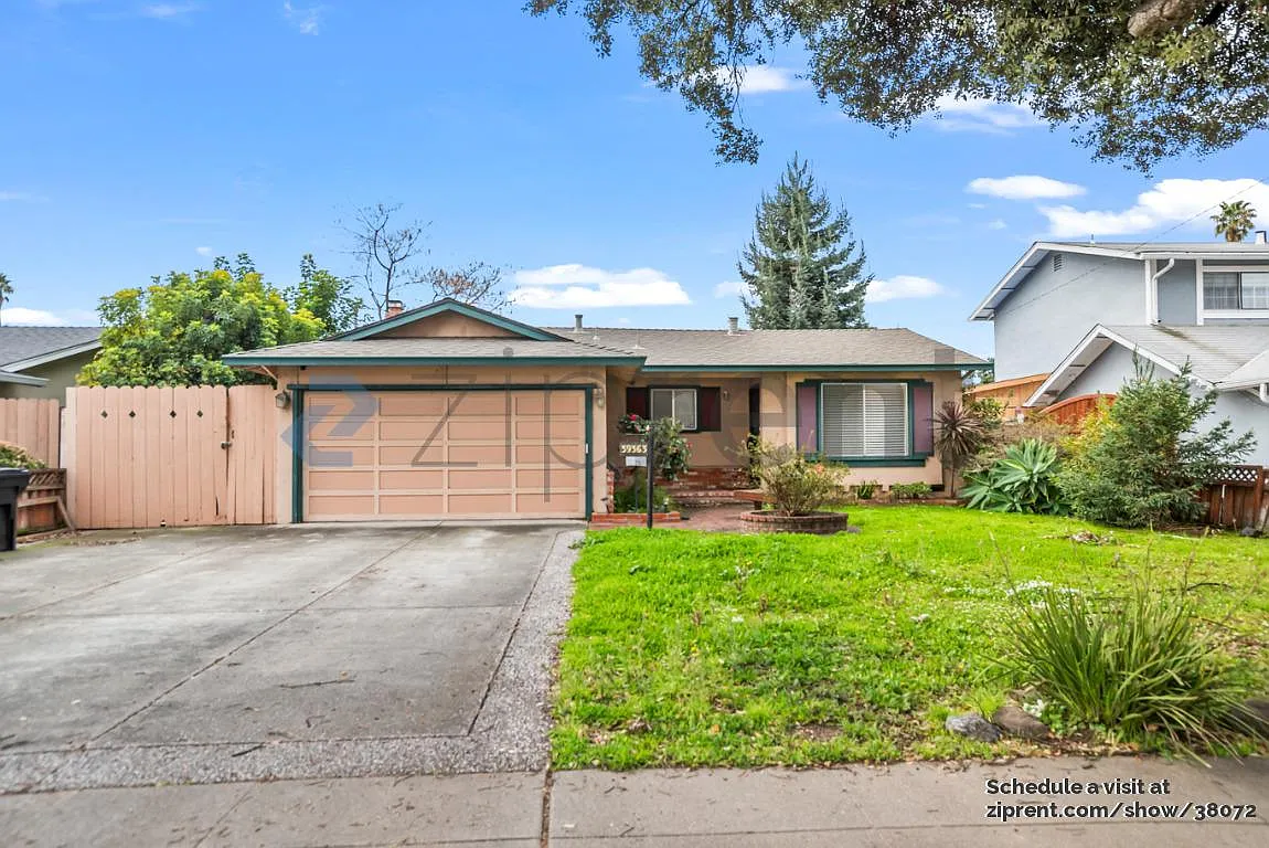 39363 Argonaut Way photo 1