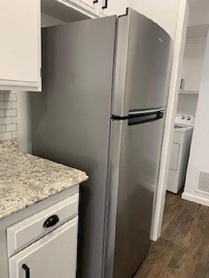 kitchen refrigerator