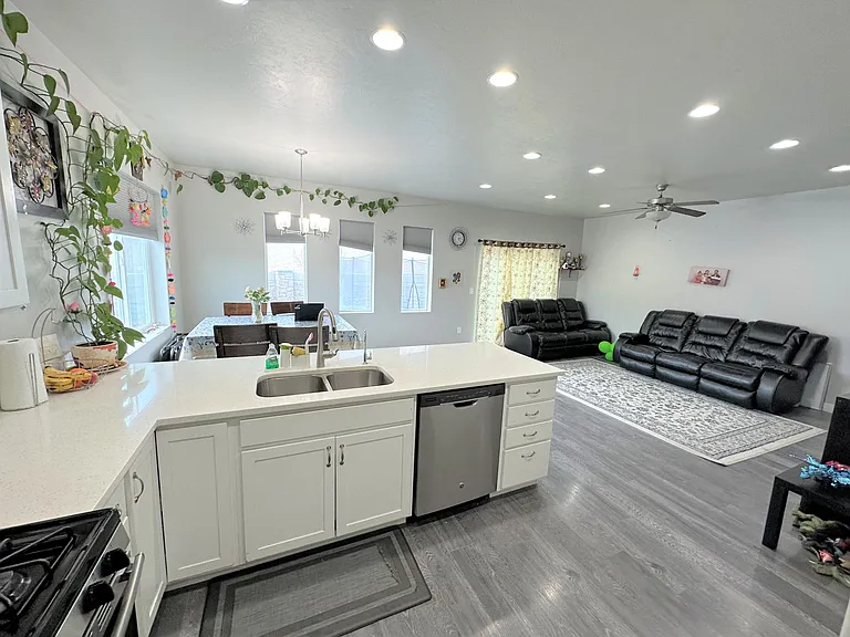 12508 S Shade Ln — Photo 5