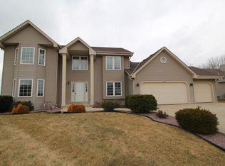 10731 S Christina Ct, Oak Creek, WI 53154