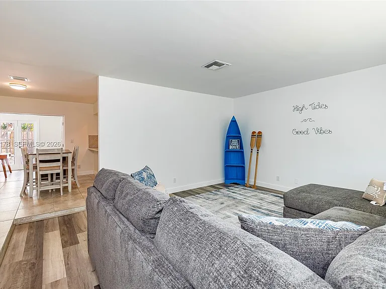 505 Heron Dr — Photo 19