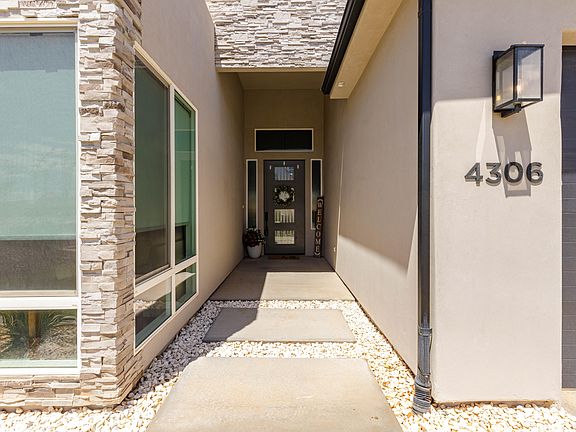 3rd image of 4306 W Lucy Ln