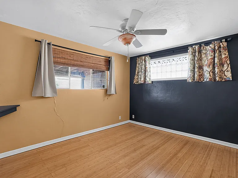 315 W Glenrosa Ave — Photo 9