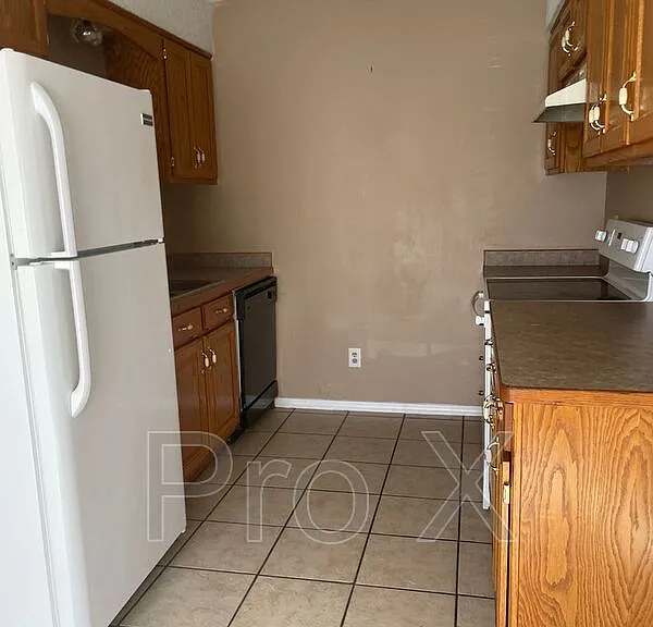 1001 S Saint Louis Ave #3 — Photo 4