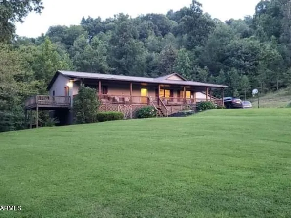 580 Barnett Hollow Rd, Pineville, KY 40977