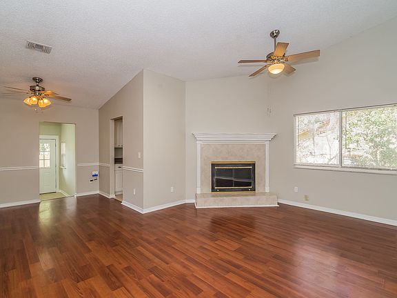 3rd image of 1482 Classic Oak Ct