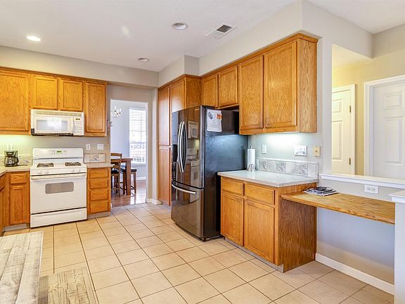 5th image of 2171 Bentley Ln