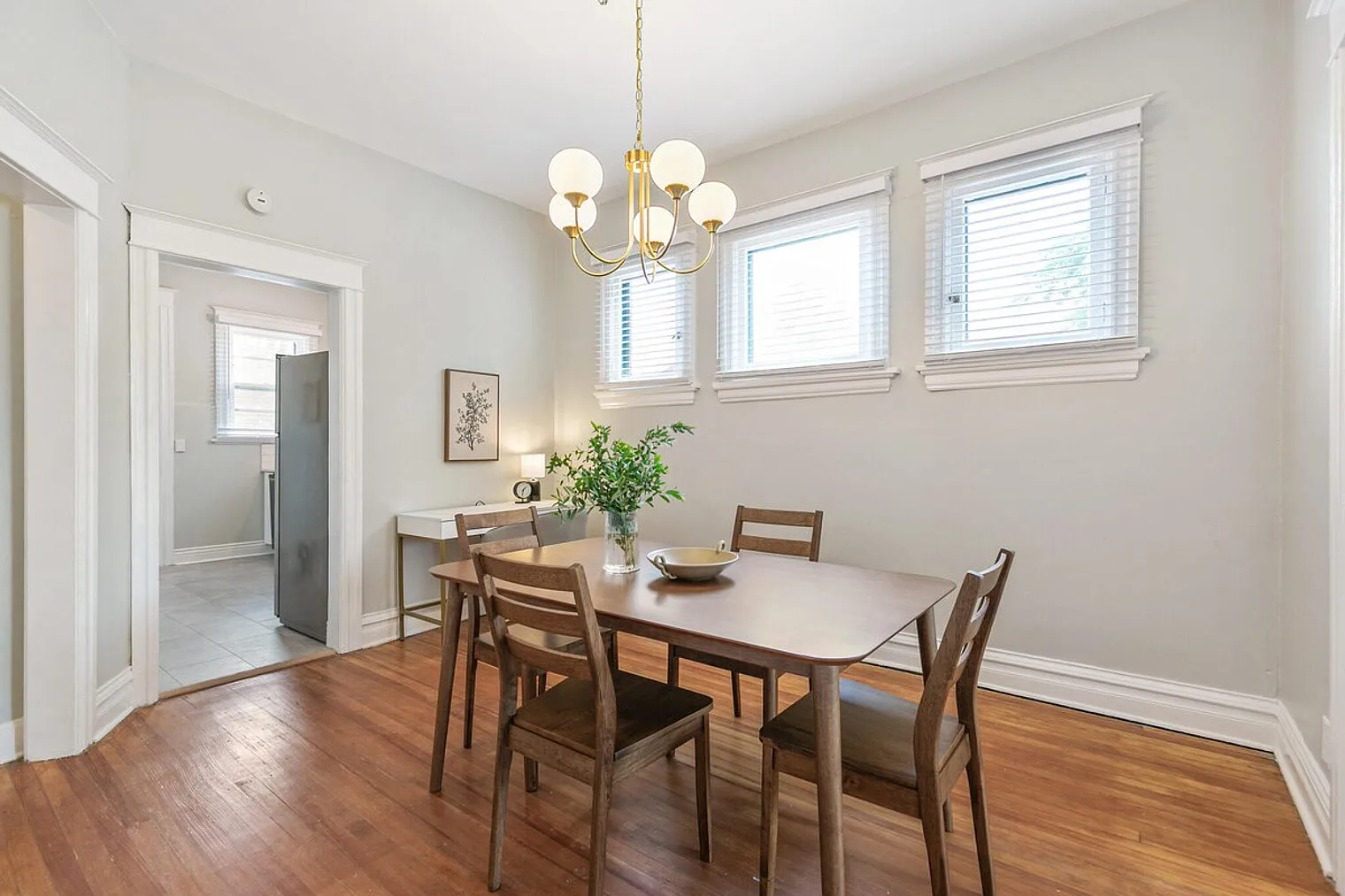 2 bed, 1.0 bath, $3,381 — Photo 4