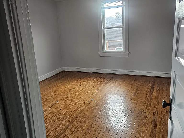 404 N Centre St #3 — Photo 4