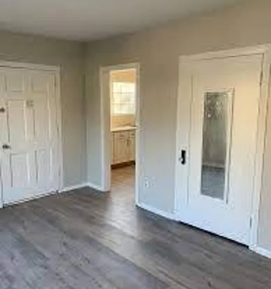 4623 Wesley Ave — Photo 2