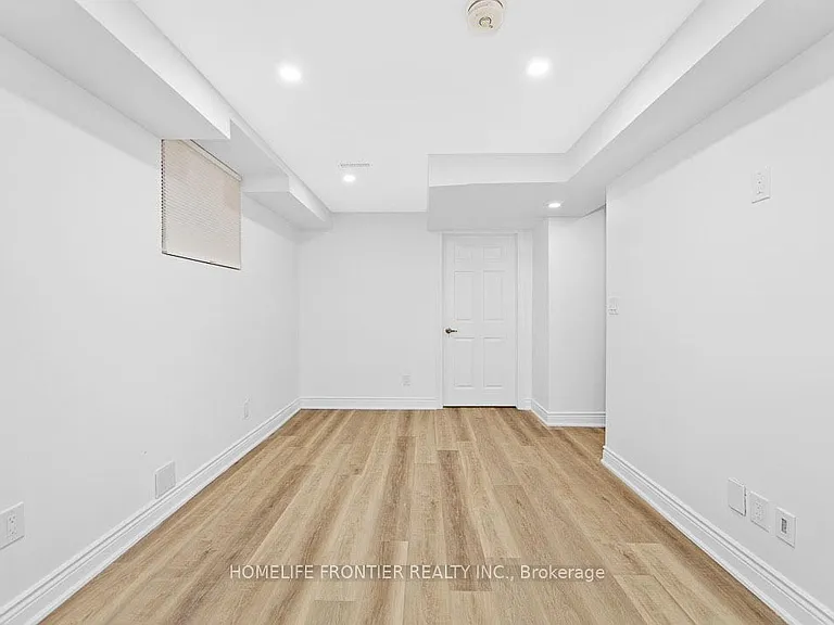 669 Armstrong Blvd #LOWER — Photo 7