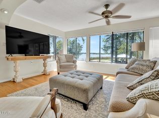 63 Shady Ln, Freeport, FL 32439
