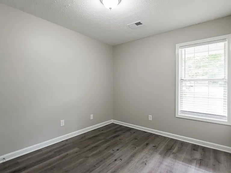 3224 Valley View St — Photo 14