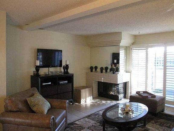 3rd image of 518 Via De La Valle Unit F