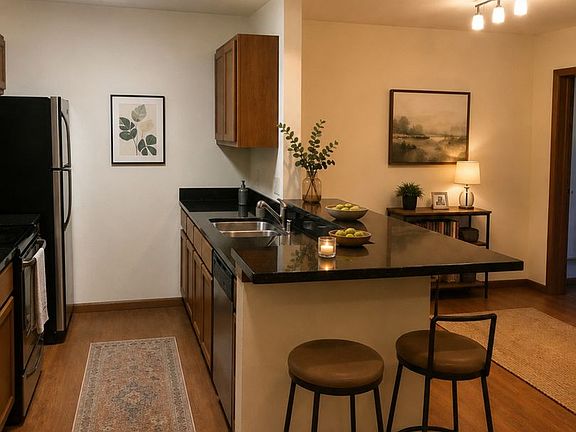 4th image of 59 Loomis Cir #9-05
