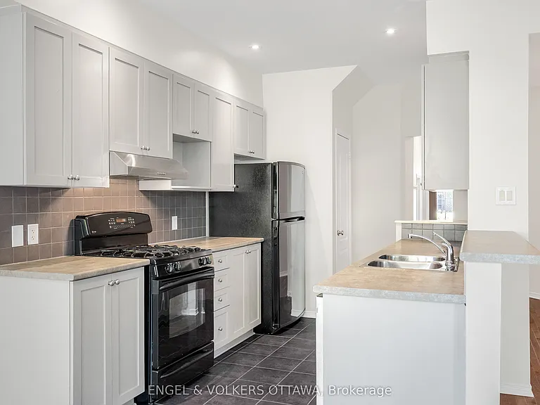 729 Nakina Way — Photo 16