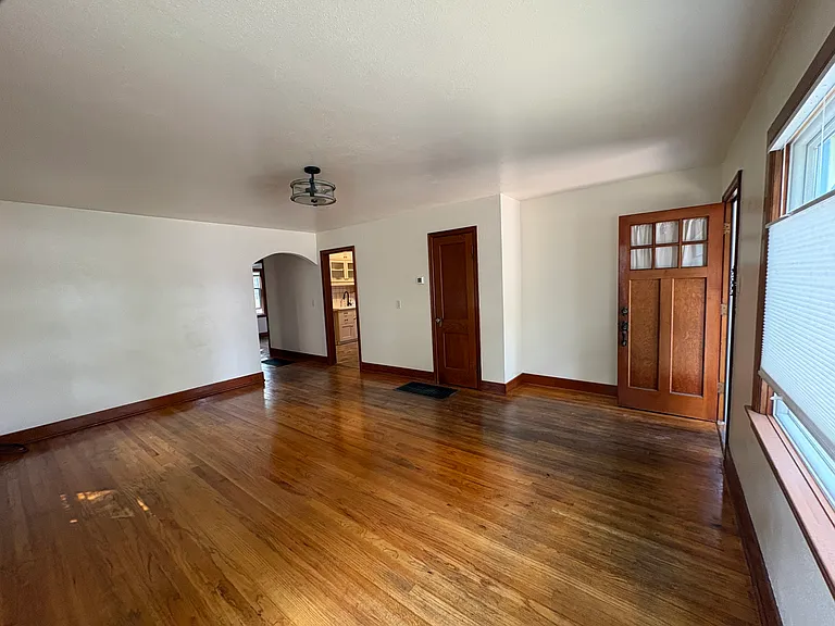 419 N Church Ave — Photo 13