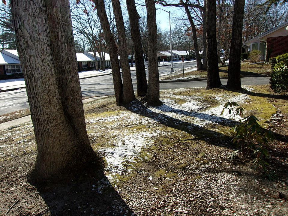 1st image of 117A Buckingham Dr