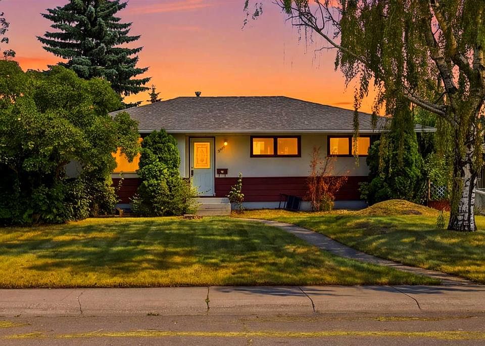 1st image of 2622 W 42nd St SE